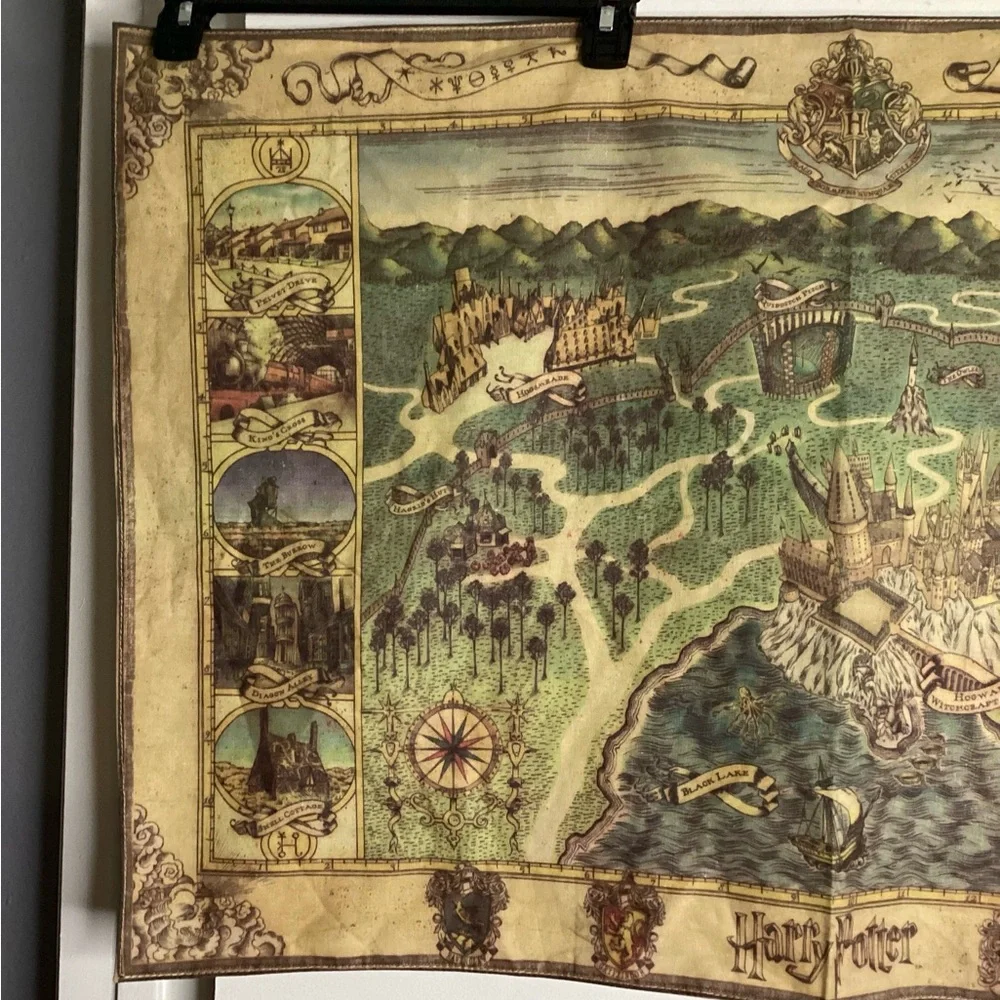 NWOT Harry Potter Enchanted Map Tapestry - Green and Brown 36 x 24